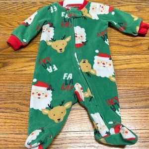 ❤️5/$25❤️2/$15❤️ CARTER’S | green “Fa la la” footed fleece pajamas/pjs